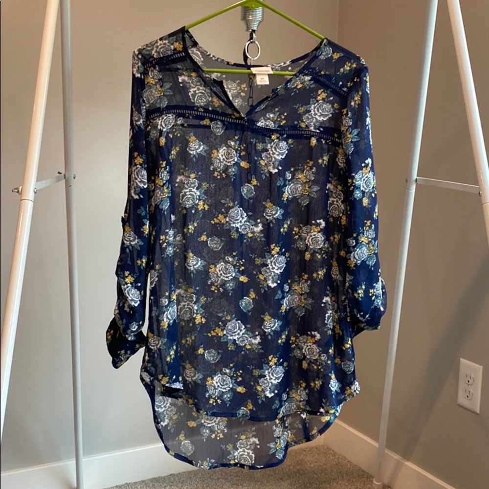 Mossimo blue floral shirt, size small